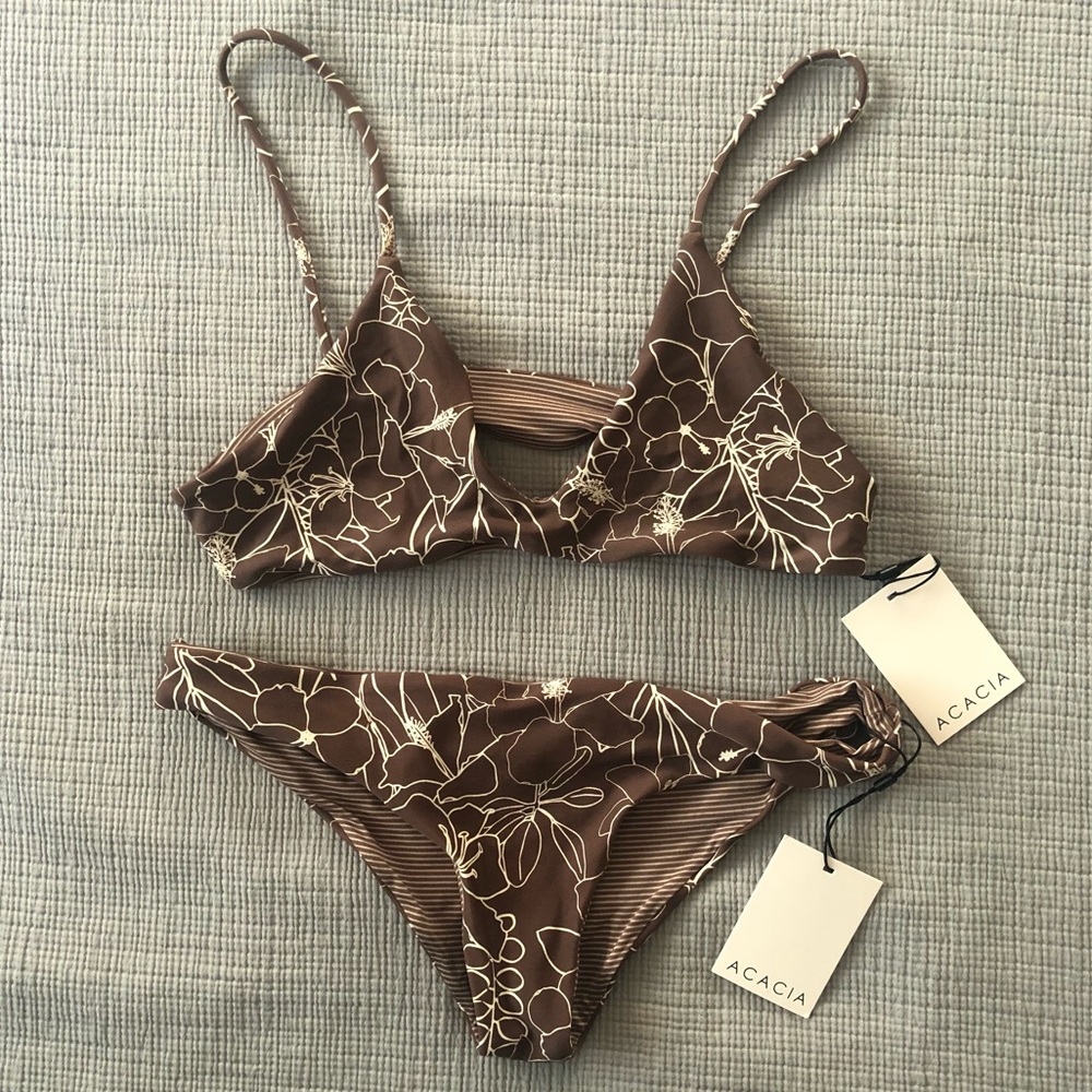 NWT Acacia Swimwear Set, Na Pali top & Makai Bottom in Kapa